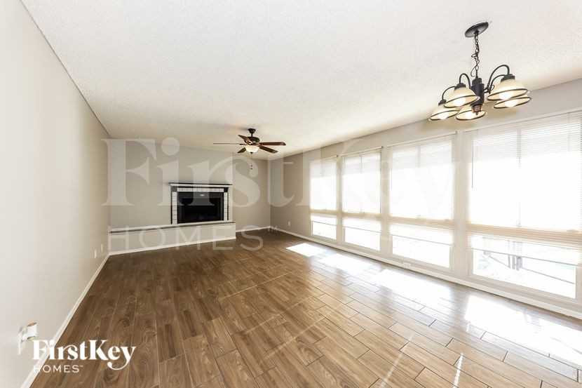 13807 N 52nd Ave - Photo 6 of 16