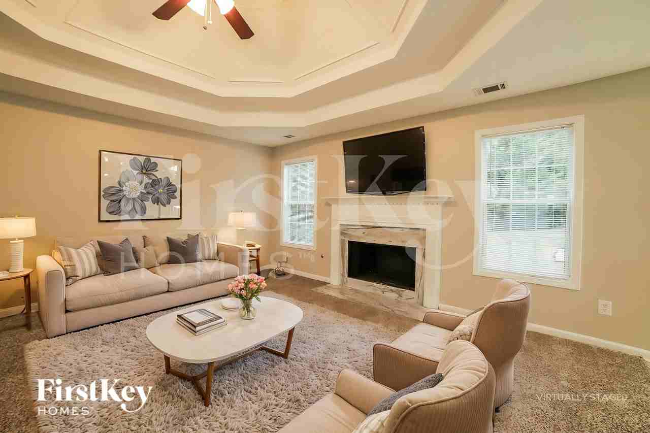 1360 Princeton View Ct - Photo 4 of 18