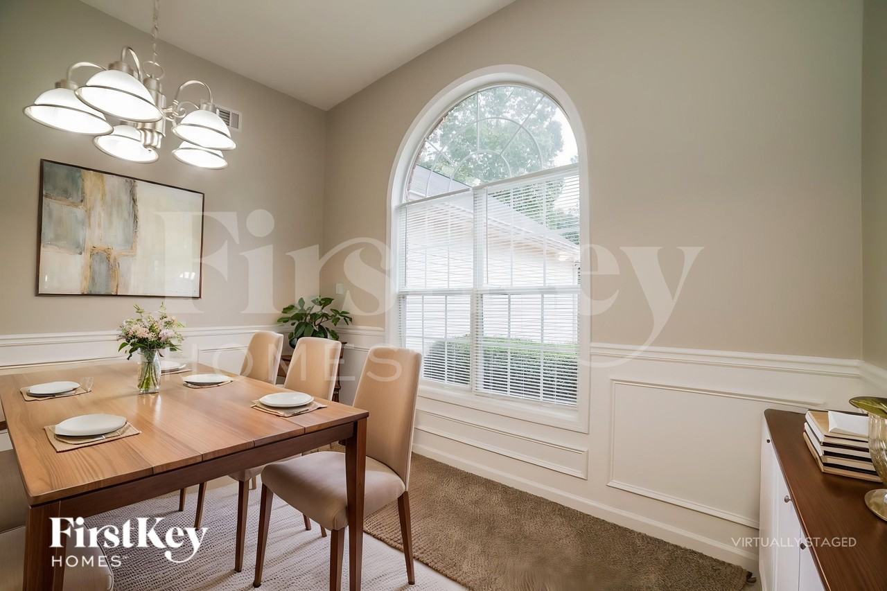 1360 Princeton View Ct - Photo 6 of 18