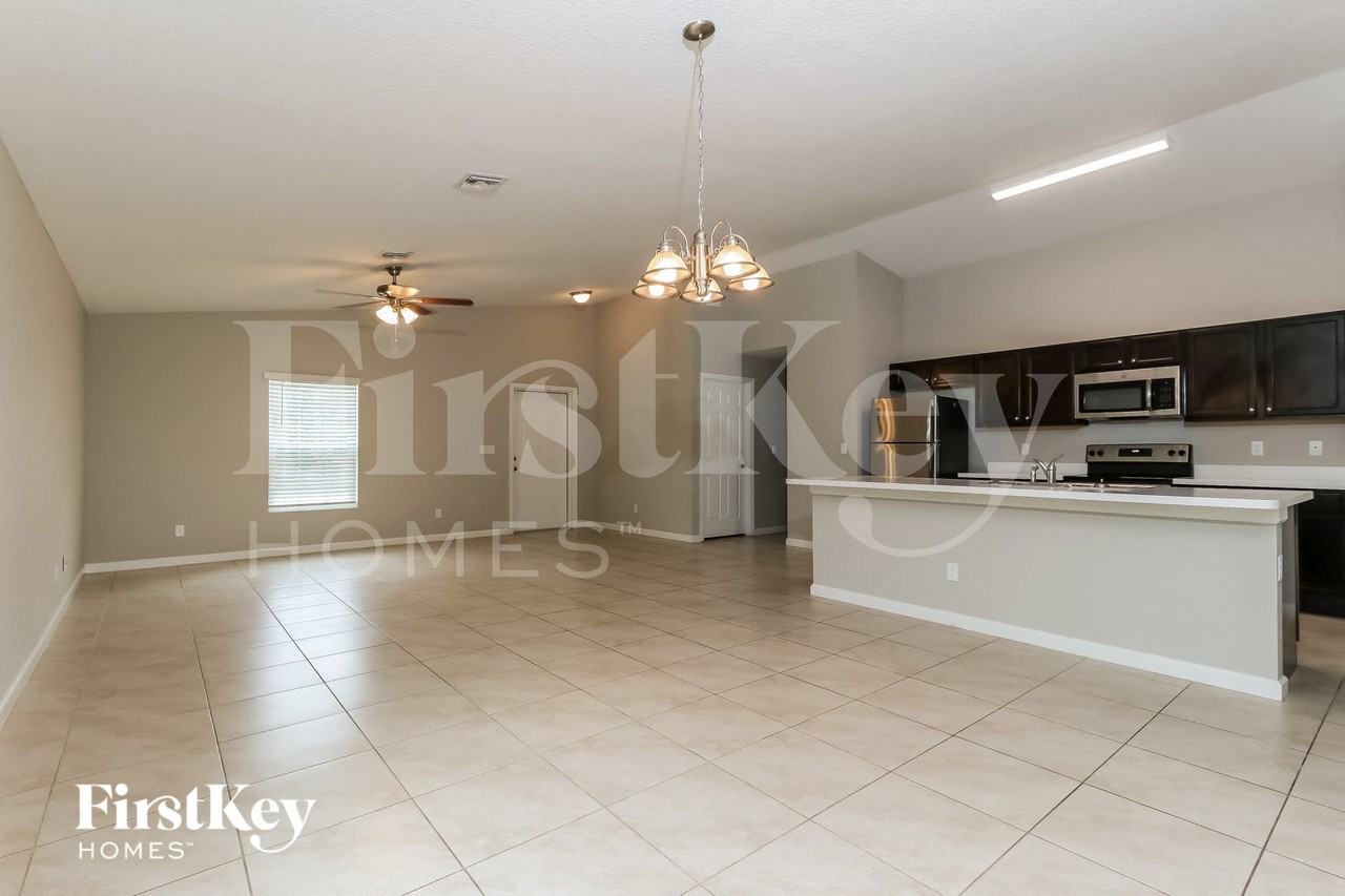 1257 Sw Century Ave - Photo 6 of 15