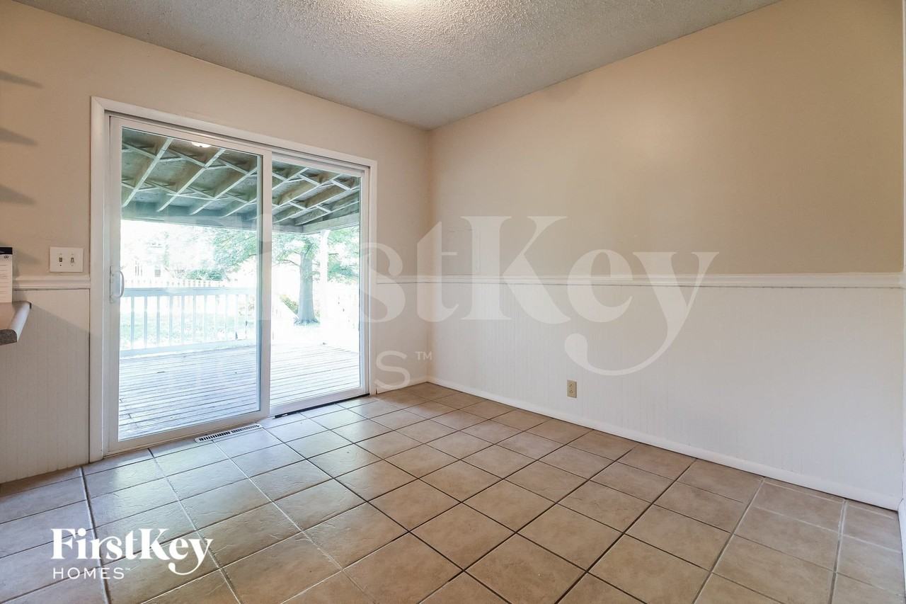 108 Ne 102nd Ter - Photo 5 of 15