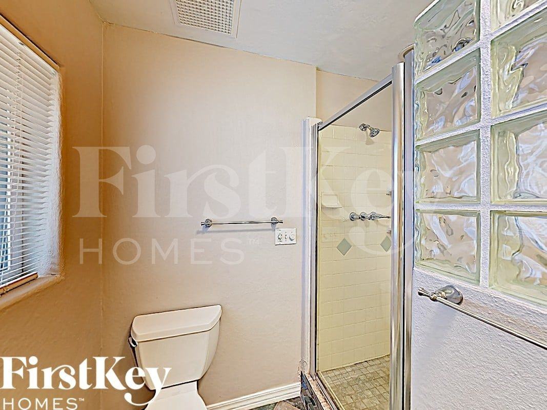 1007 W Utopia Rd - Photo 7 of 15