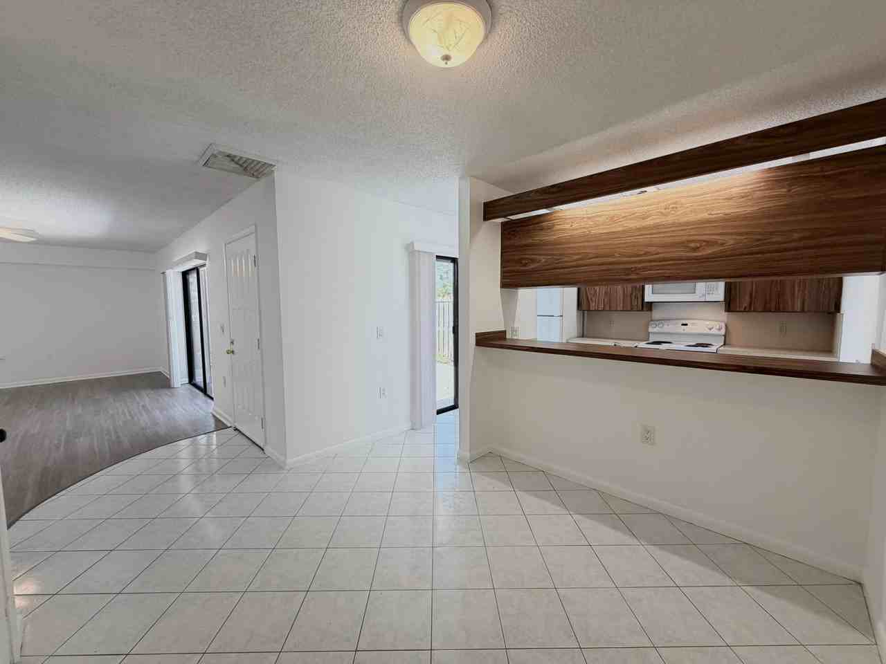 5512 55th Way - Photo 4 of 28