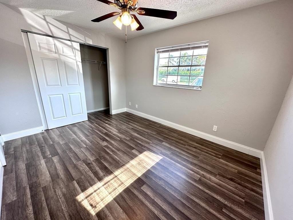860 Center St #3 - Photo 5 of 9