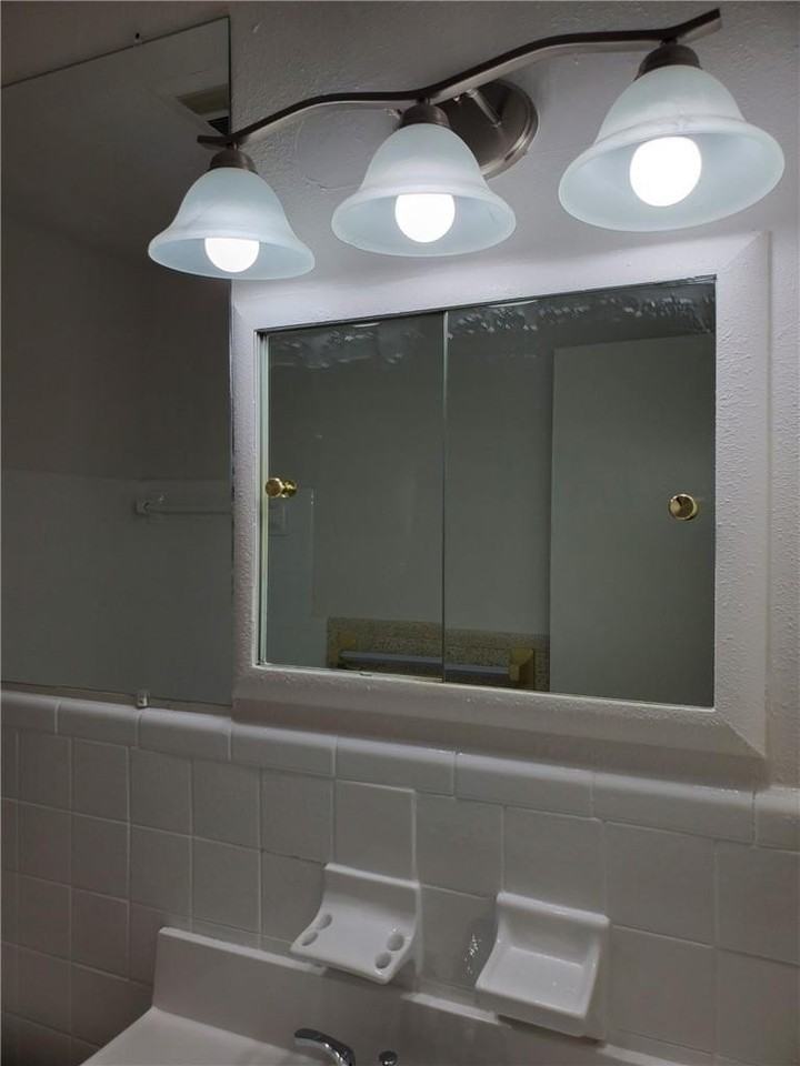 1713 Sw 11th Ct #2 - Photo 5 of 6