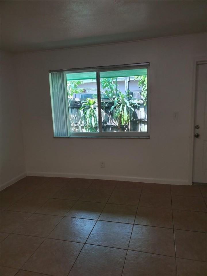 1713 Sw 11th Ct #2 - Photo 6 of 6