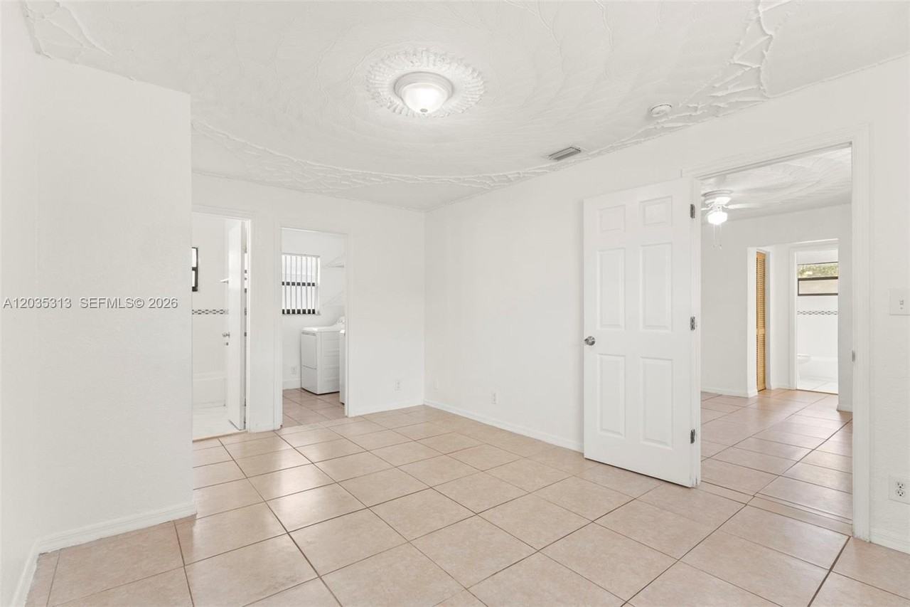 4120 Sw 19th St #4120 - Photo 5 of 7