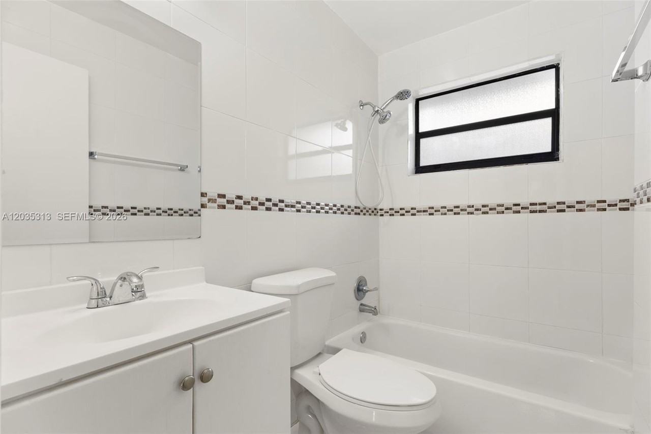 4120 Sw 19th St #4120 - Photo 7 of 7