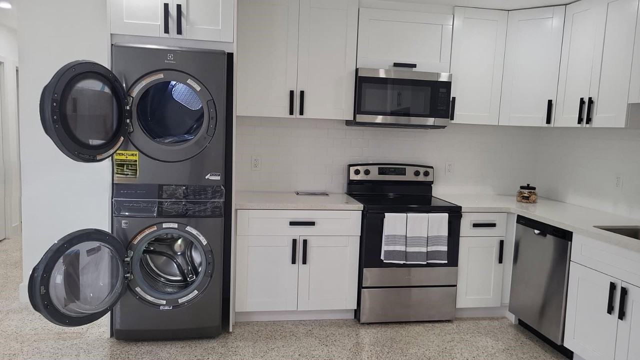 9228 Sw 37th St - Photo 3 of 3