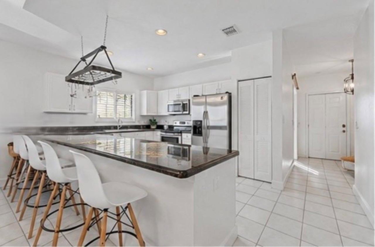 2609 Ne 42nd Ave - Photo 5 of 8