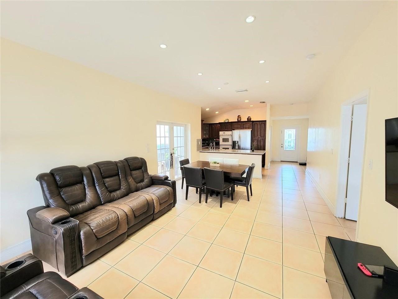 5267 Nw 186th Ln - Photo 5 of 8