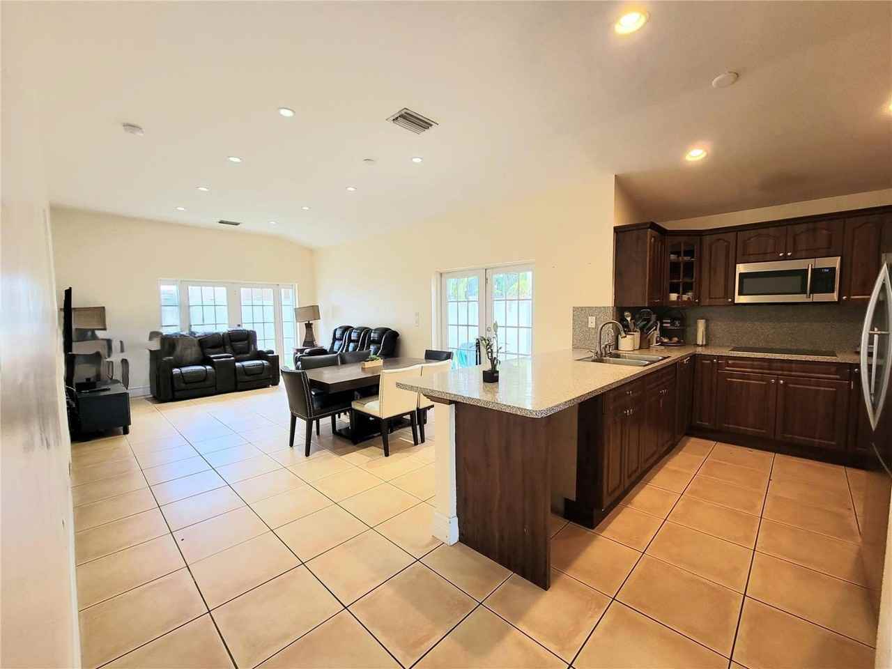 5267 Nw 186th Ln - Photo 6 of 8