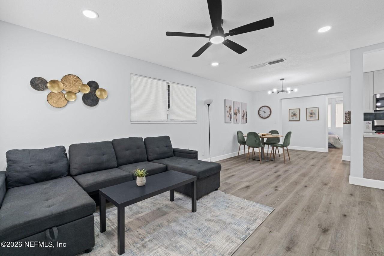 4558 Daughtry Blvd E - Photo 2 of 41