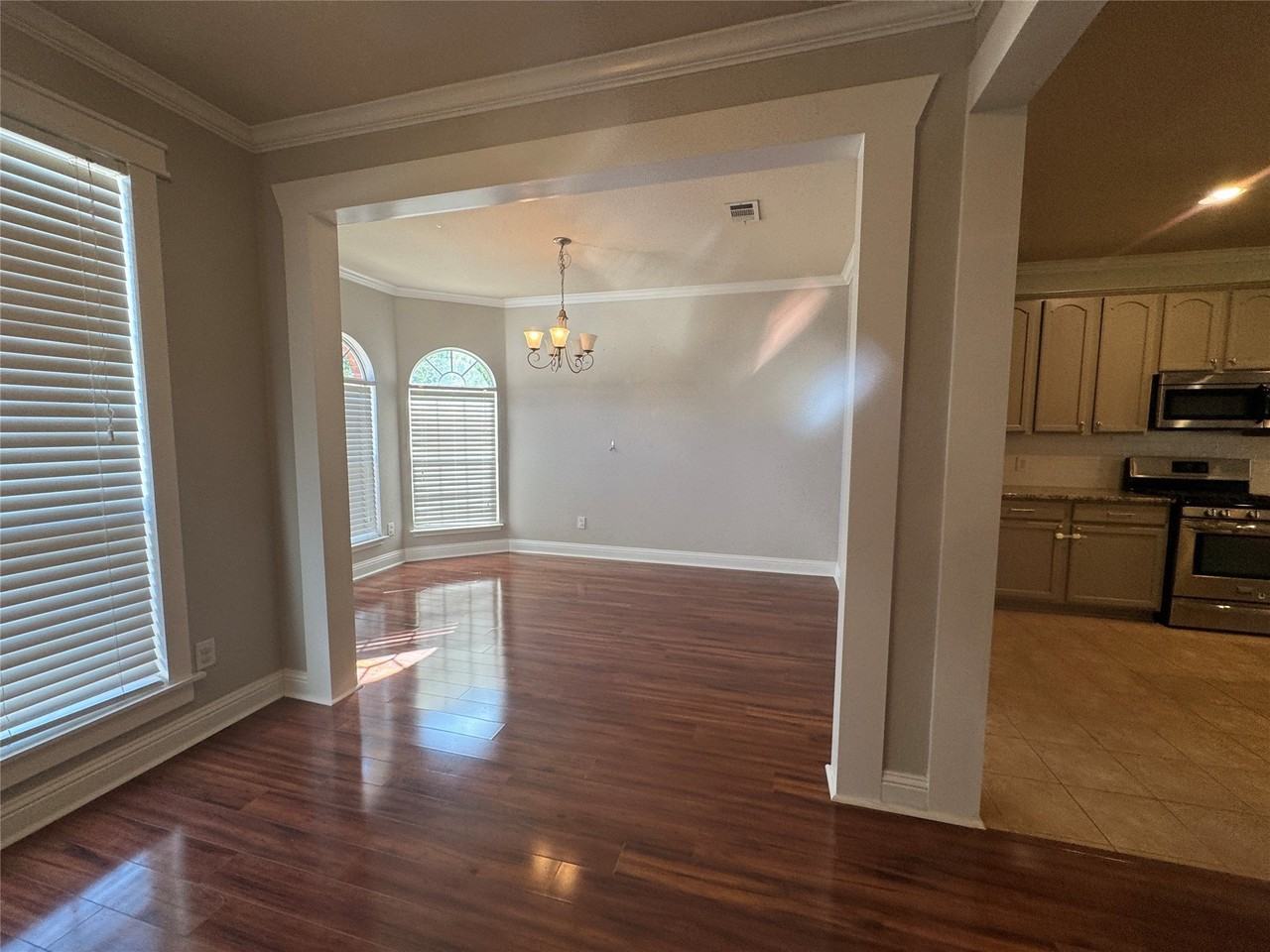 6227 Meadowcrest Ln - Photo 7 of 39