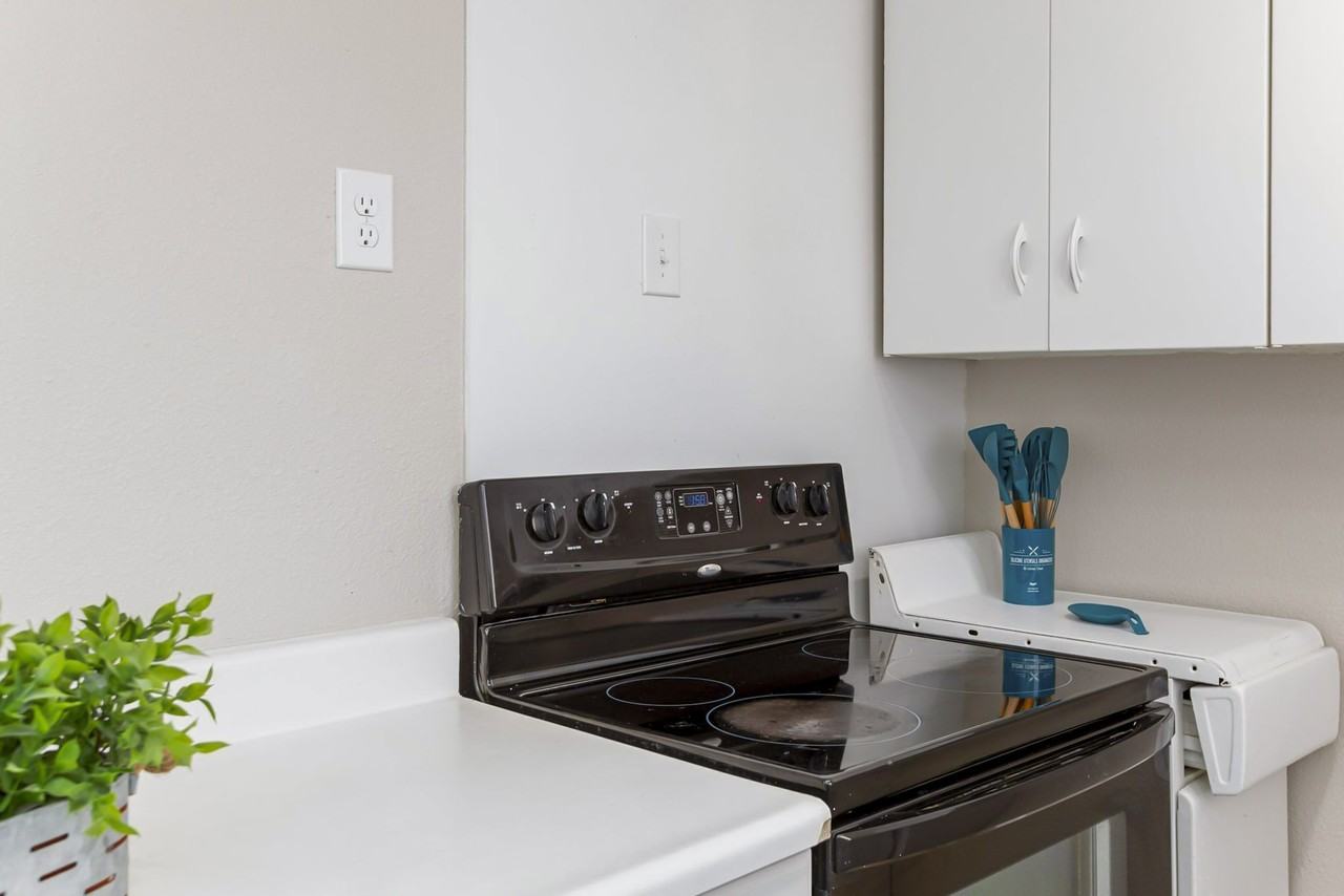 S 10th St - Photo 5 of 11