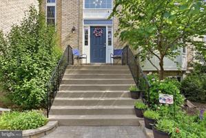 featured image of 704 Seaton Ct Se