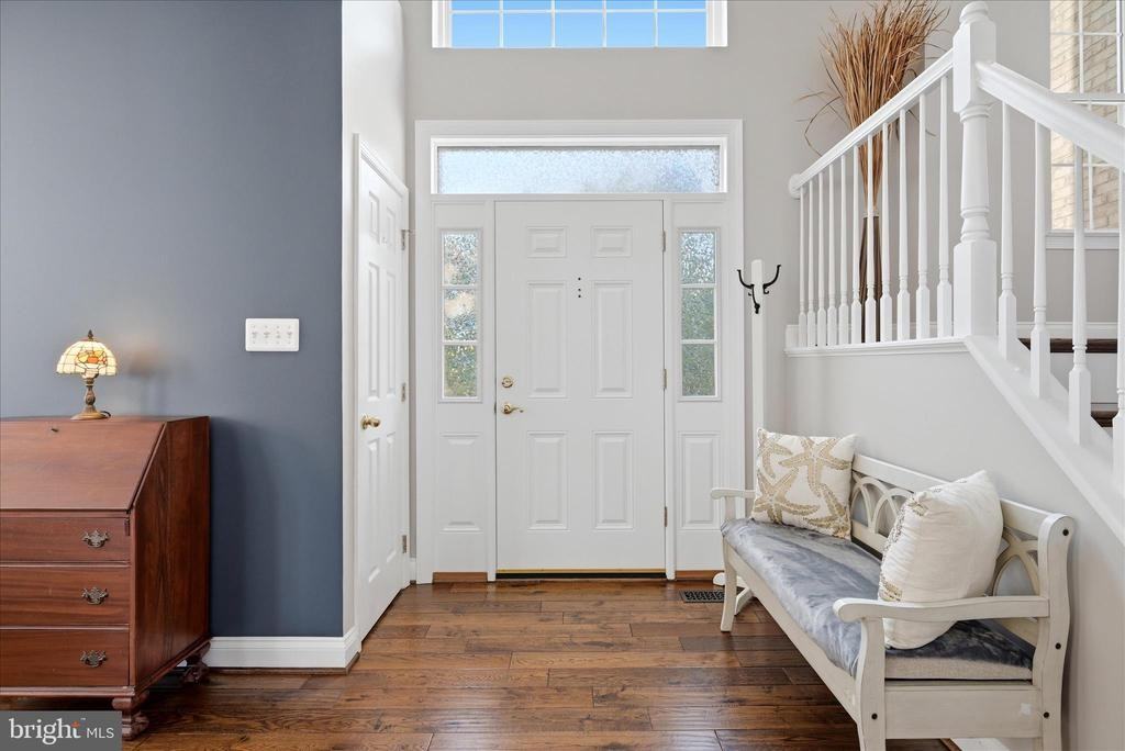 704 Seaton Ct Se - Photo 4 of 50