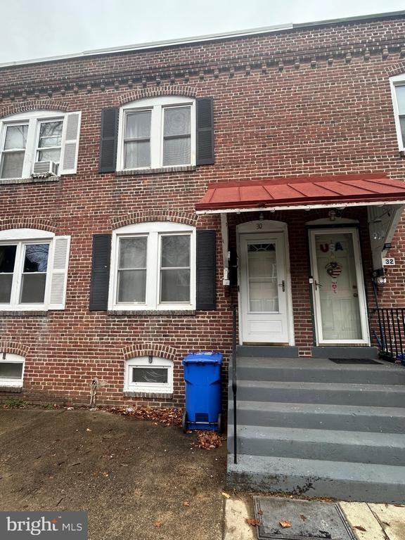 30 Amboy Ave - Photo 2 of 28