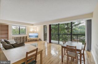 1401 N Rhodes St ##406 - Photo 1 of 1