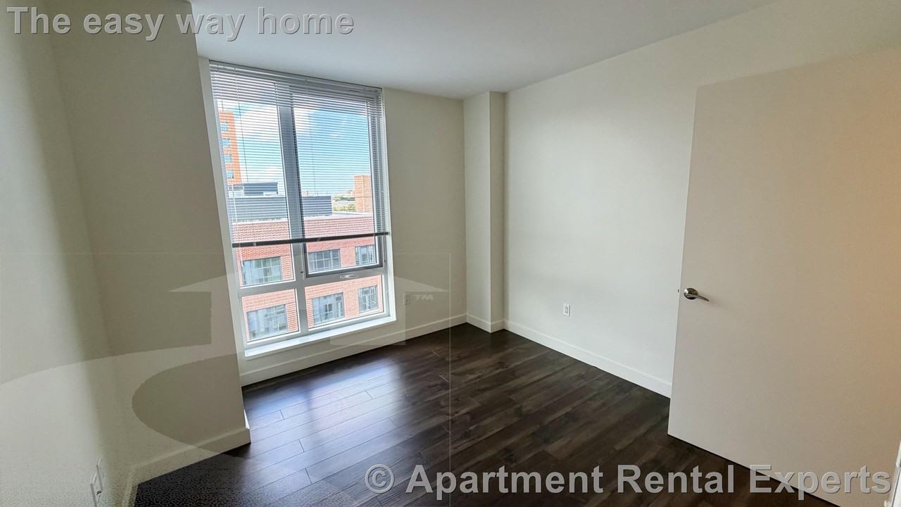 199 N Harvard St #N821 - Photo 5 of 22