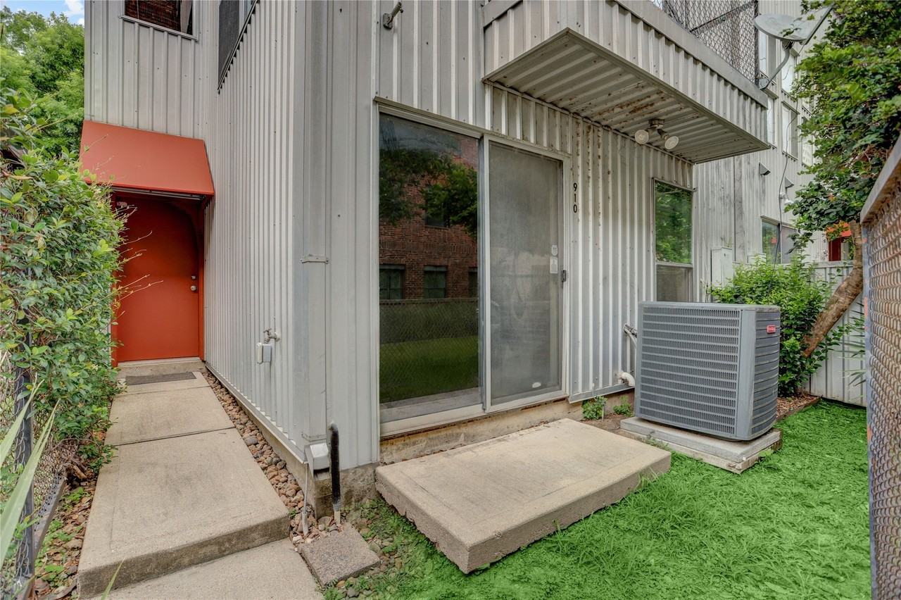 910 Ruthven St - Photo 2 of 35