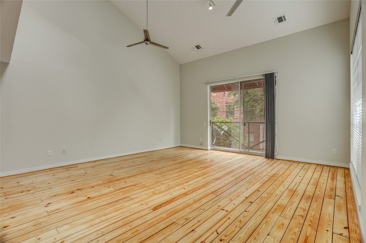 910 Ruthven St - Photo 4 of 35