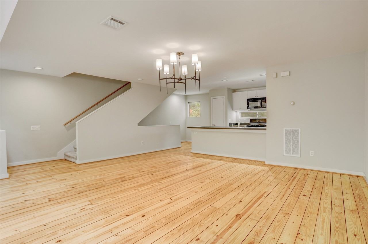 910 Ruthven St - Photo 5 of 35