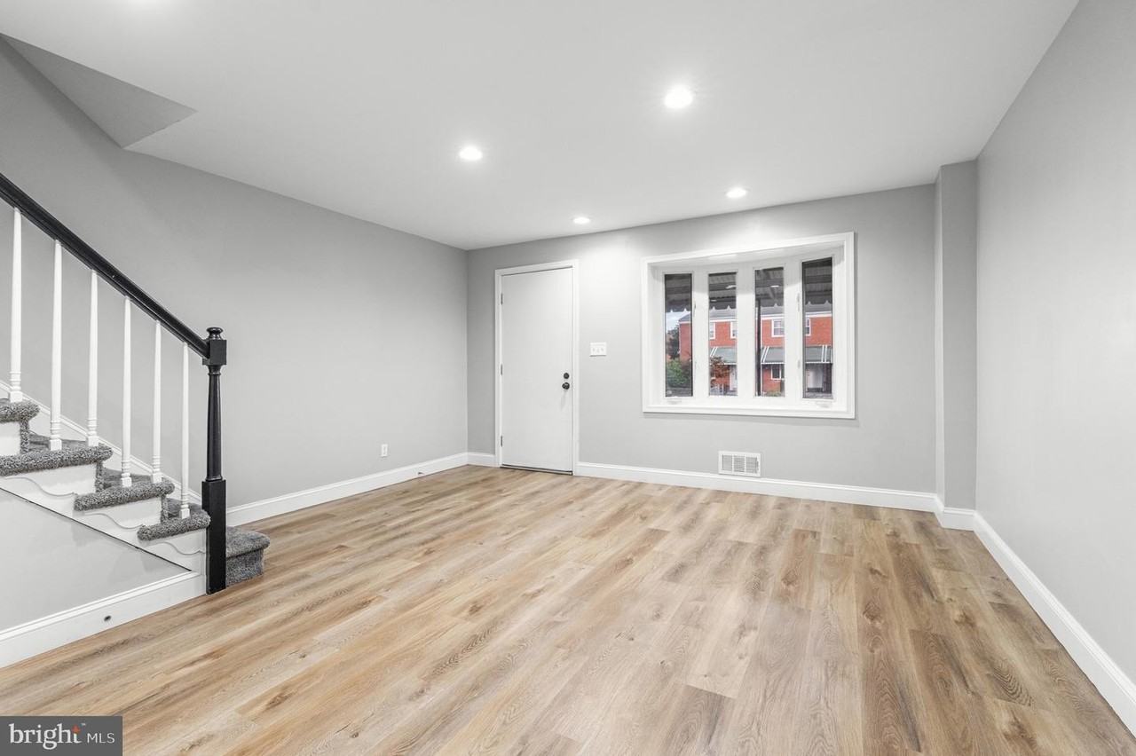 2203 Redthorn Rd - Photo 3 of 23