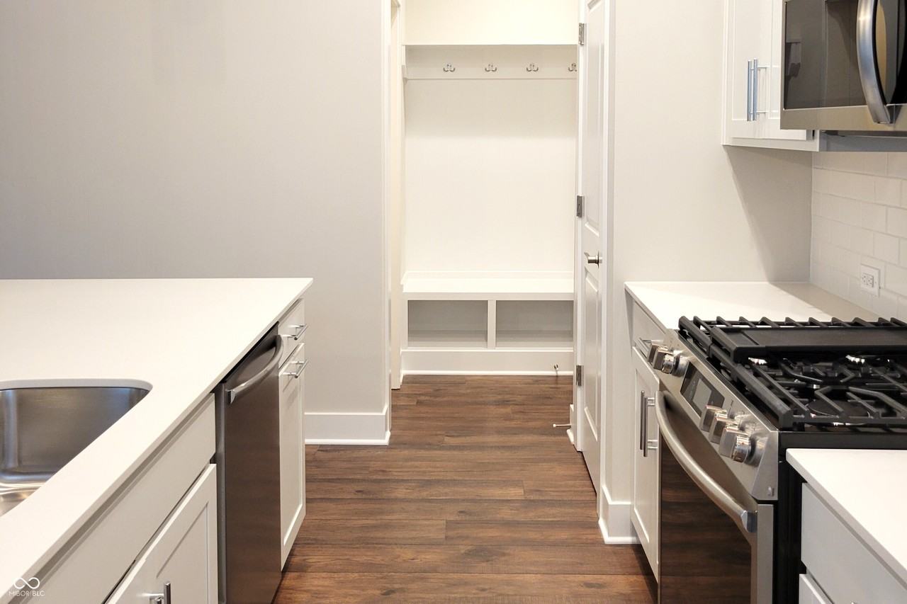 526 Gilder Dr - Photo 6 of 22