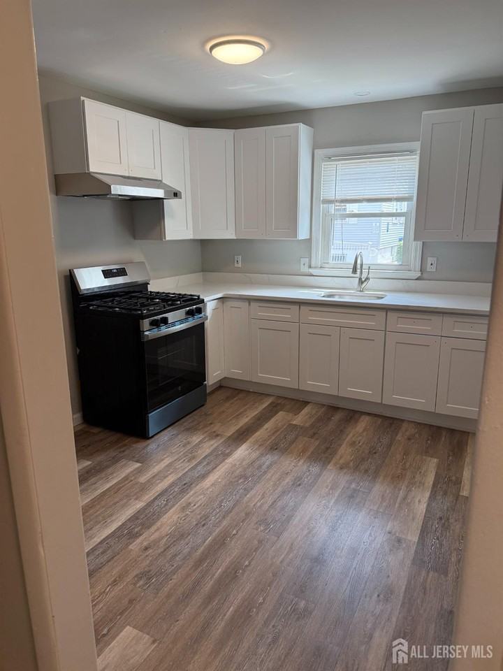 205 Benjamin Ave ##B - Photo 2 of 7