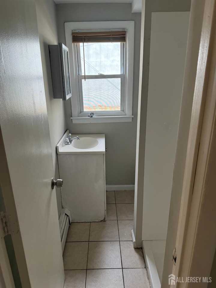 205 Benjamin Ave ##B - Photo 3 of 7