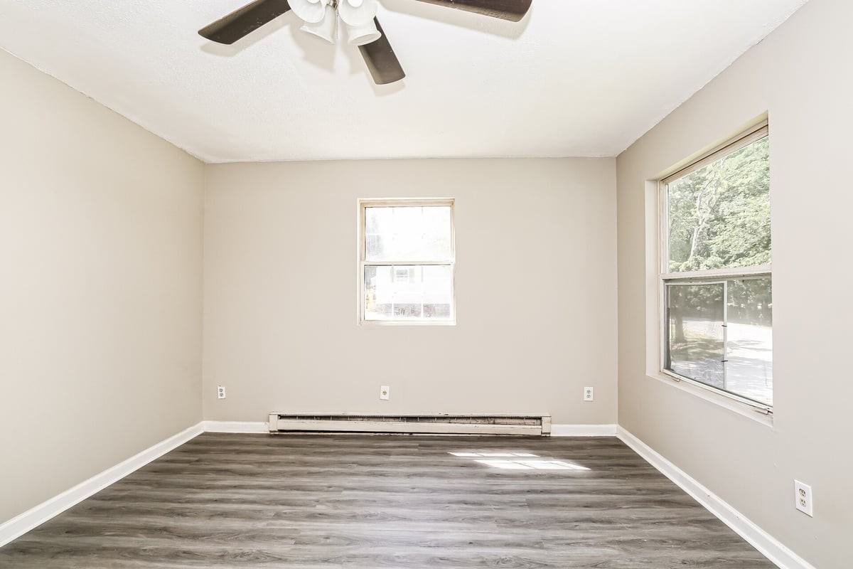 822 Cummins St - Photo 6 of 17