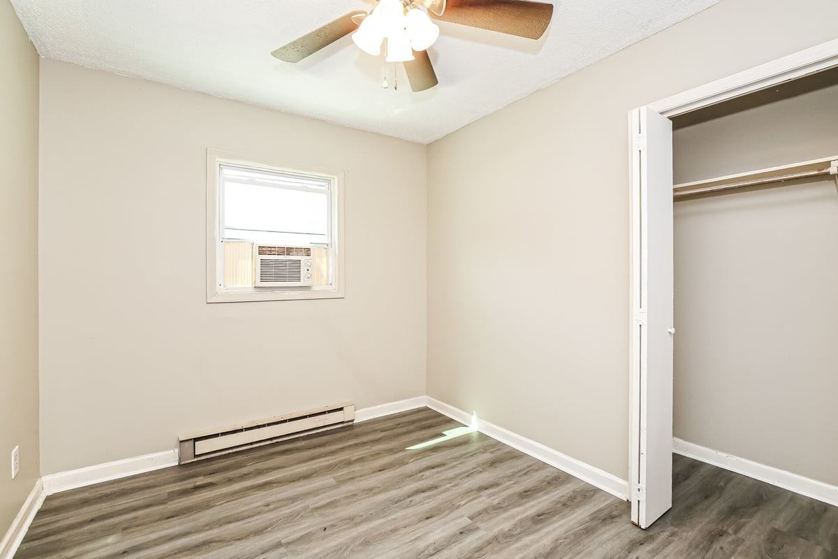 822 Cummins St - Photo 7 of 17