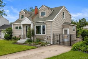 featured image of 6 Nokomis Pkwy