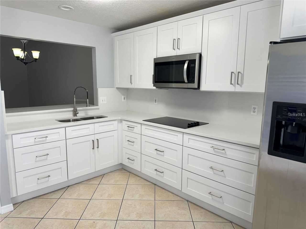 2194 Cypress Bay Blvd - Photo 4 of 14
