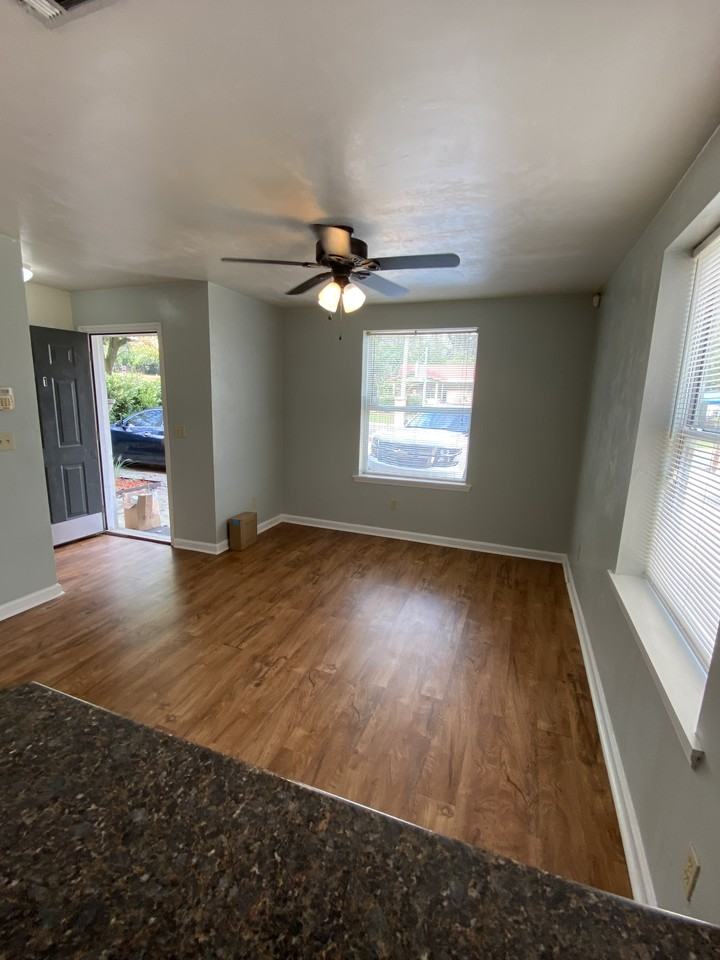 813 W Brevard St #2 - Photo 3 of 10
