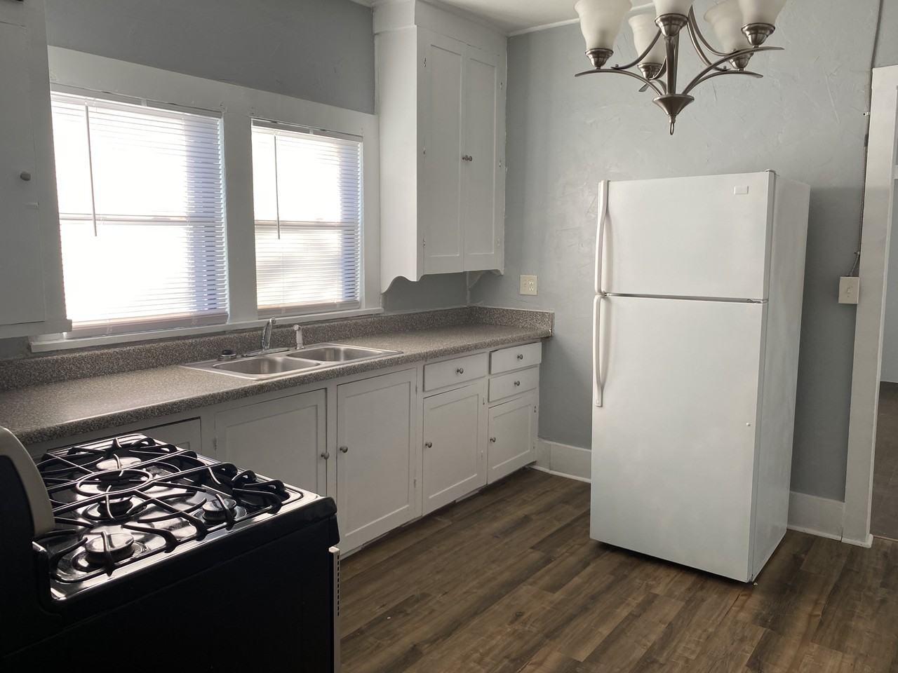 1116 N Bell Ave #5