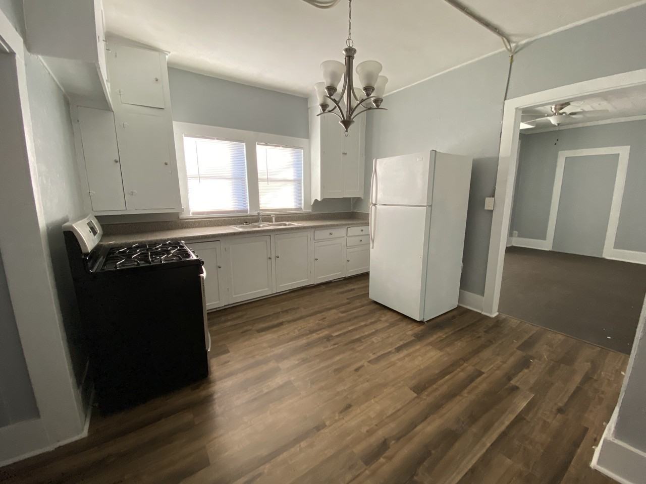 1116 N Bell Ave #5 - Photo 4 of 10
