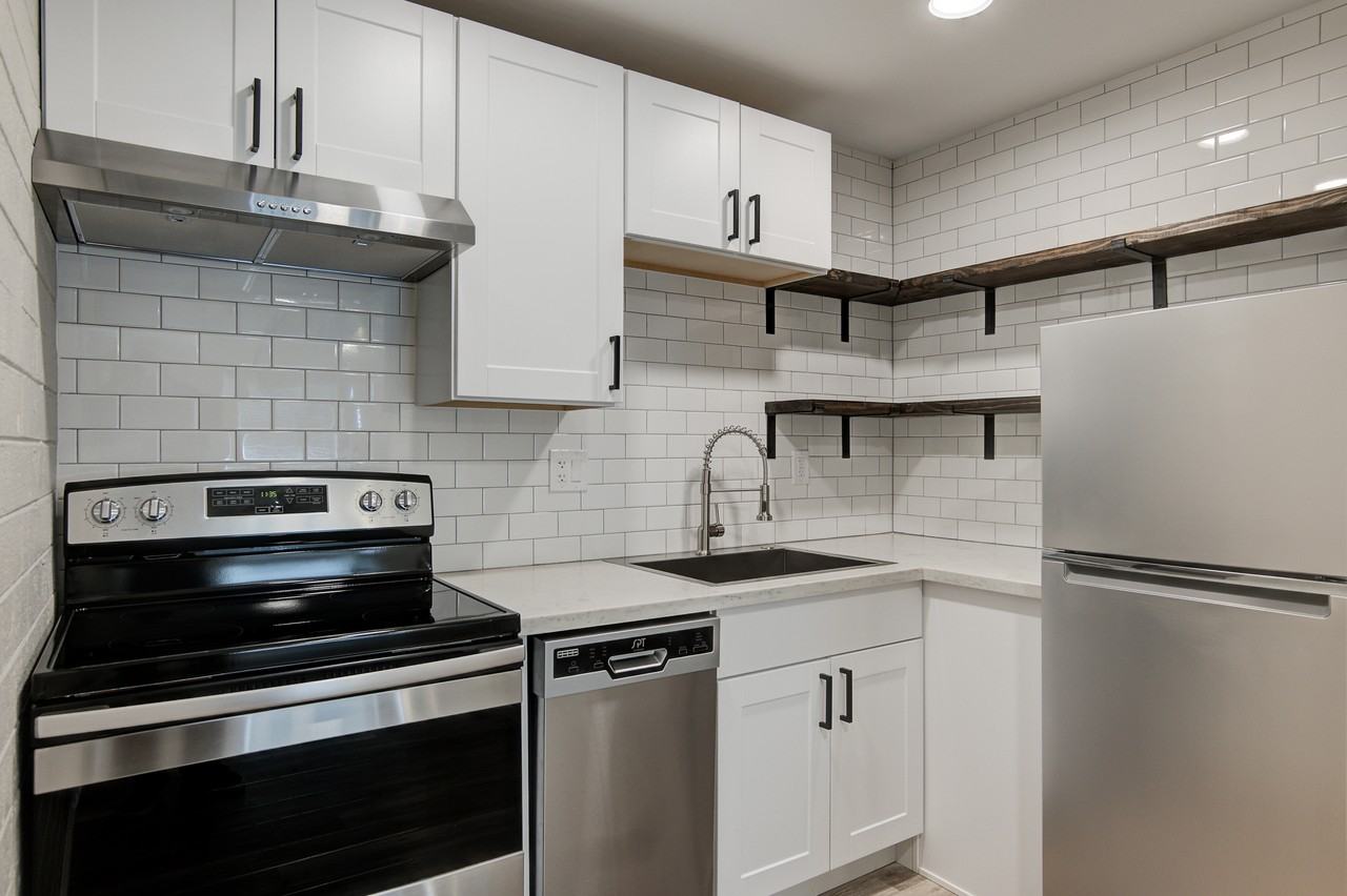 1606 E Catalina Dr #B - Photo 3 of 19