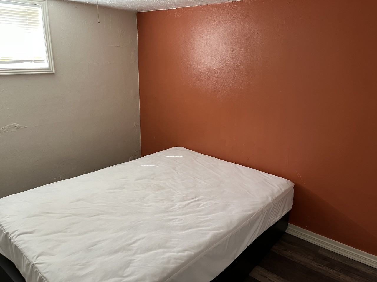 502 Gladstone St - Photo 4 of 8
