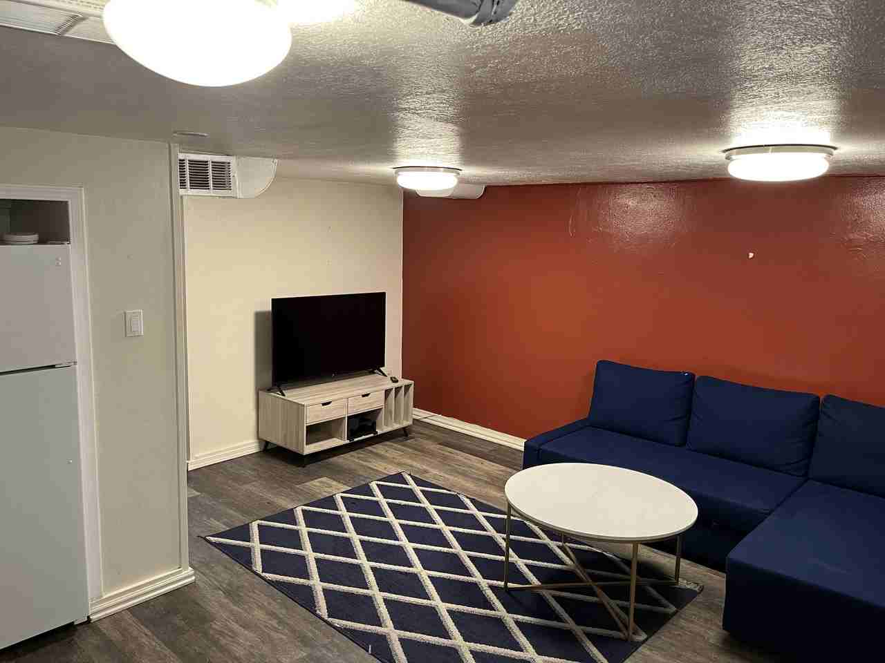 502 Gladstone St - Photo 7 of 8