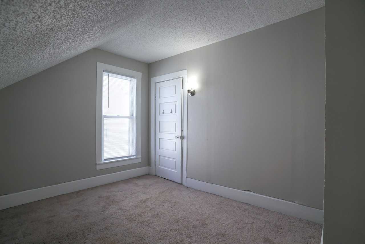 616 Liberty St - Photo 6 of 12