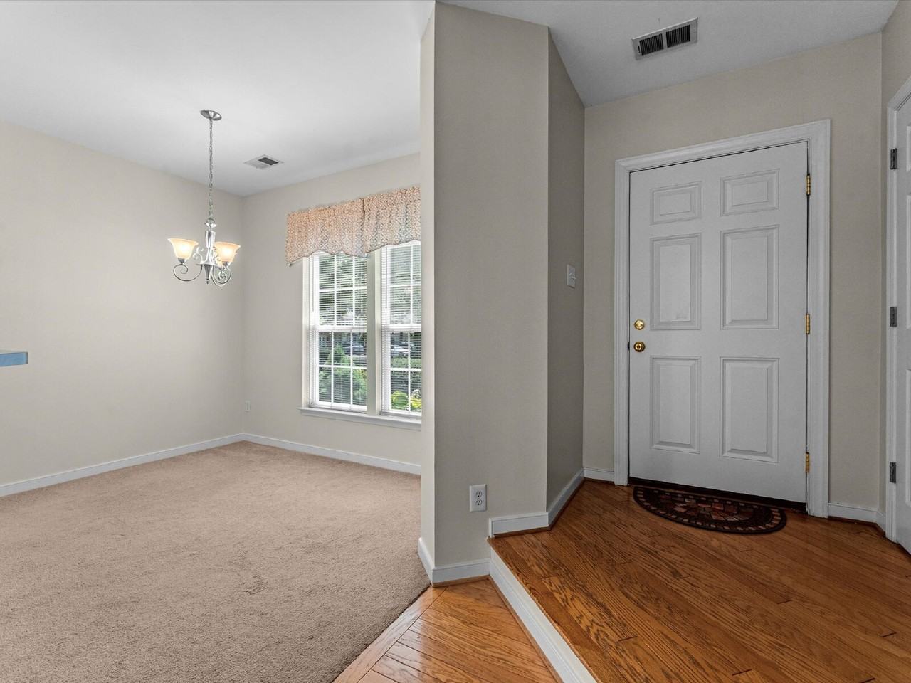 7813 Villa Pl - Photo 5 of 34