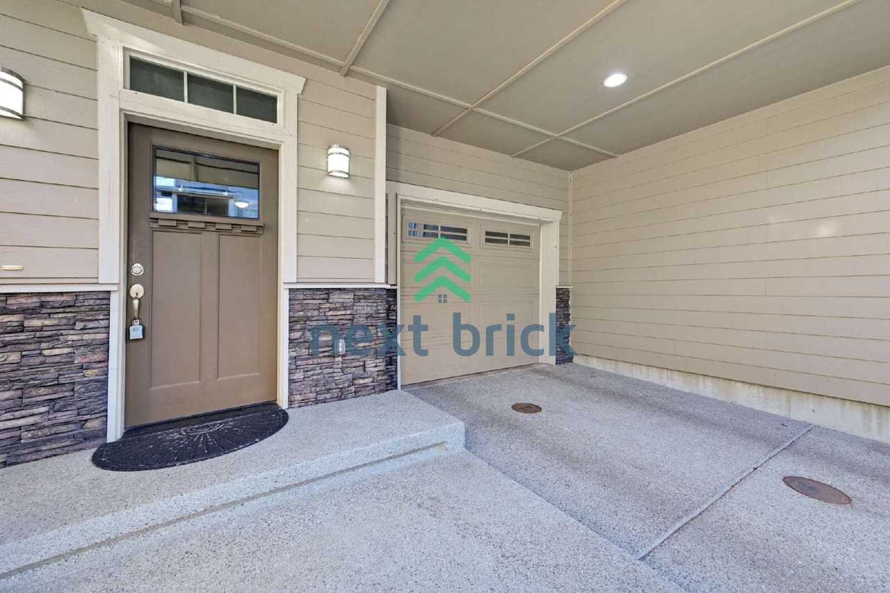 3813 Ne 3rd Pl - Photo 2 of 27