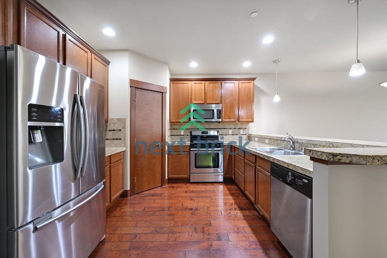 3813 Ne 3rd Pl - Photo 5 of 27