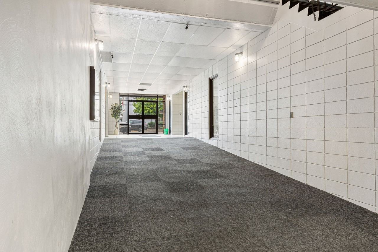310 N Michigan St #402 - Photo 4 of 20