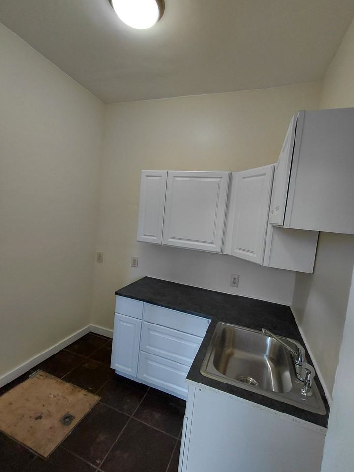 21 N Main St #16NMAIN - Photo 2 of 16