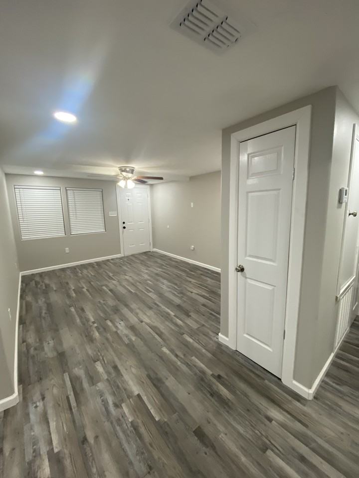 514 S 3rd St - Photo 3 of 12