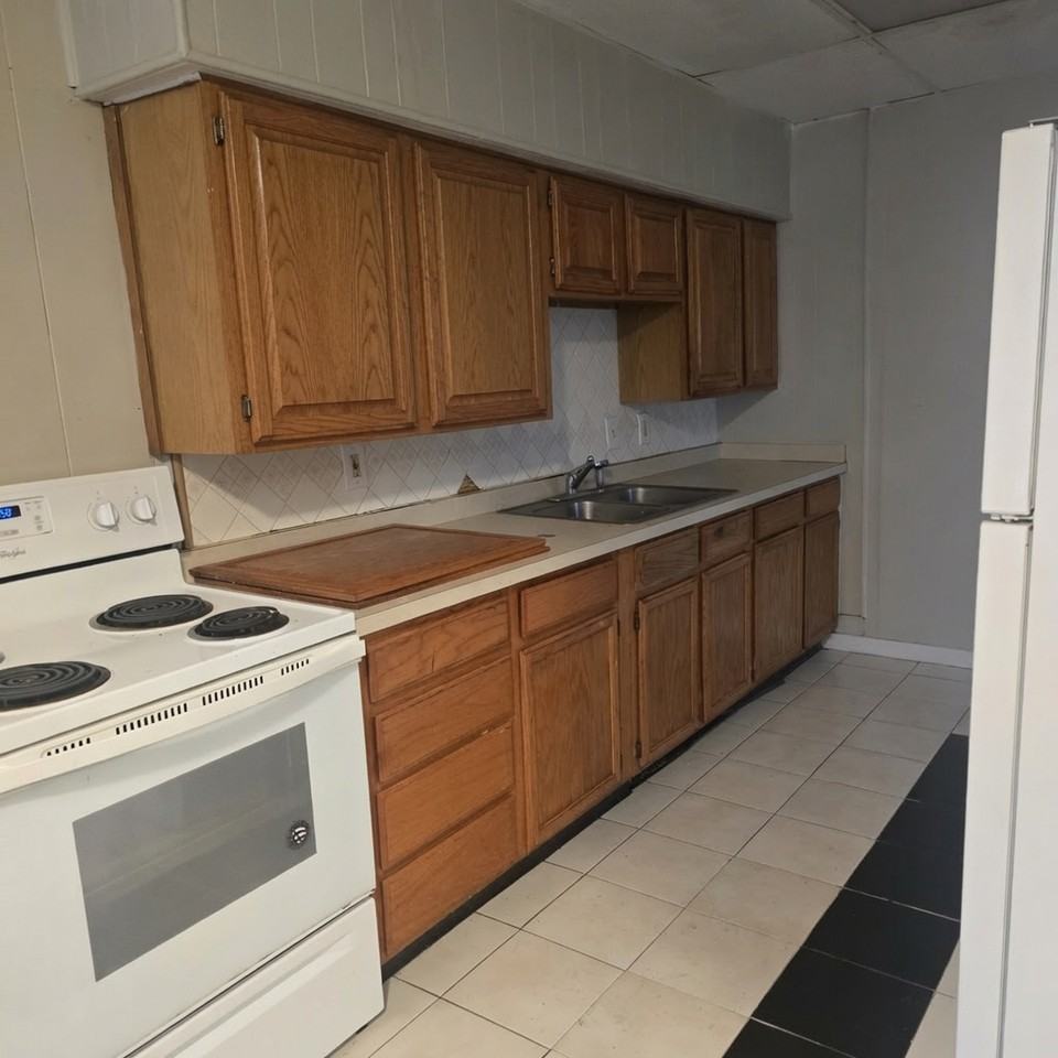 55 W Parkwood Ave #3-57 - Photo 4 of 14