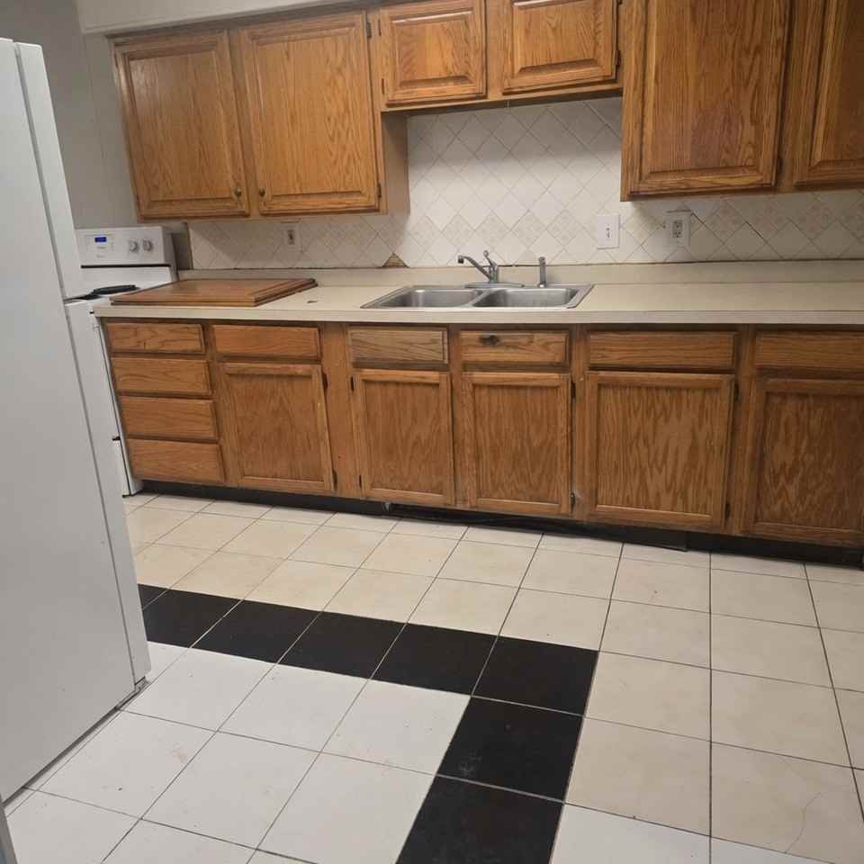 55 W Parkwood Ave #3-57 - Photo 5 of 14